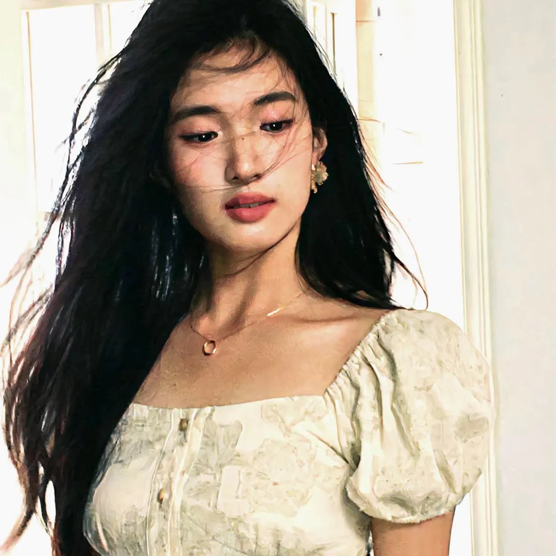 两个阿尔弗雷德海报